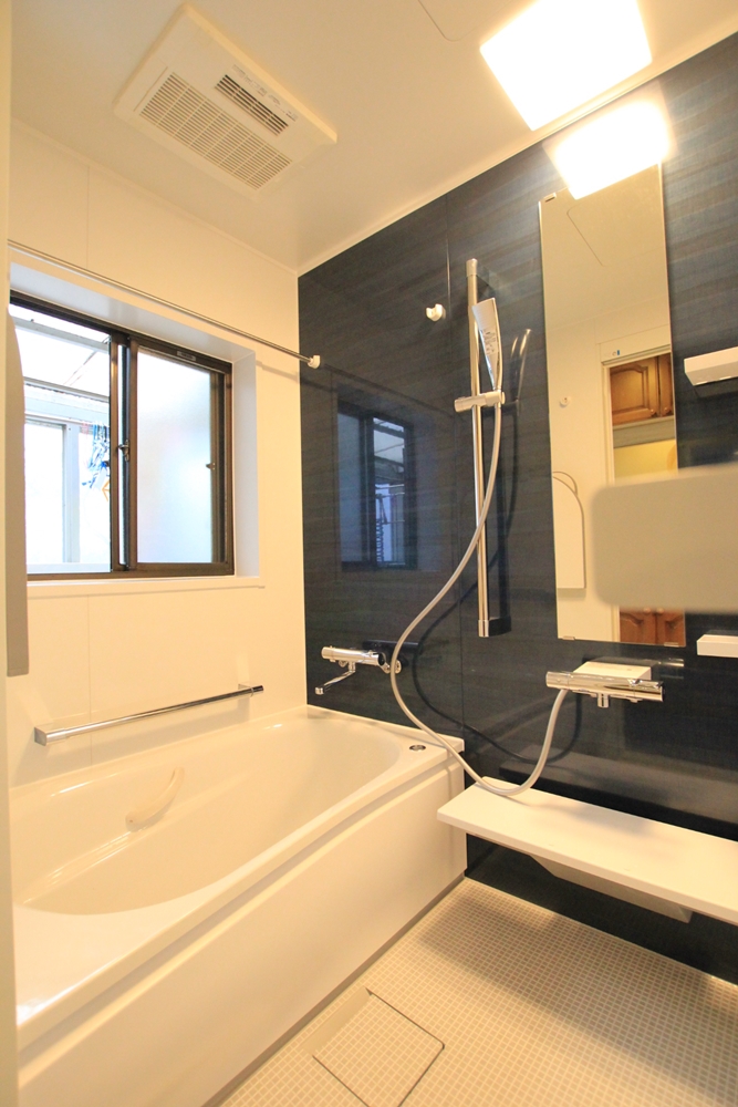川崎市麻生区のリフォーム会社 リフォーム工房アントレの2階のお風呂・ユニットバスのリフォームの写真01